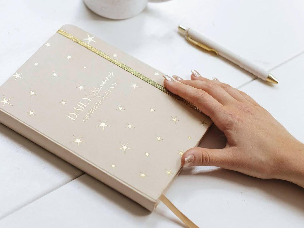 Daily Glimmers Gratitude Journal: Junior Edition with Pen Gift Set